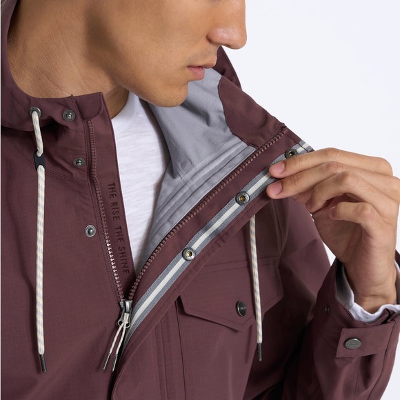 BNWOT Vuori Palisades Rain Jacket - Picture 5 of 7